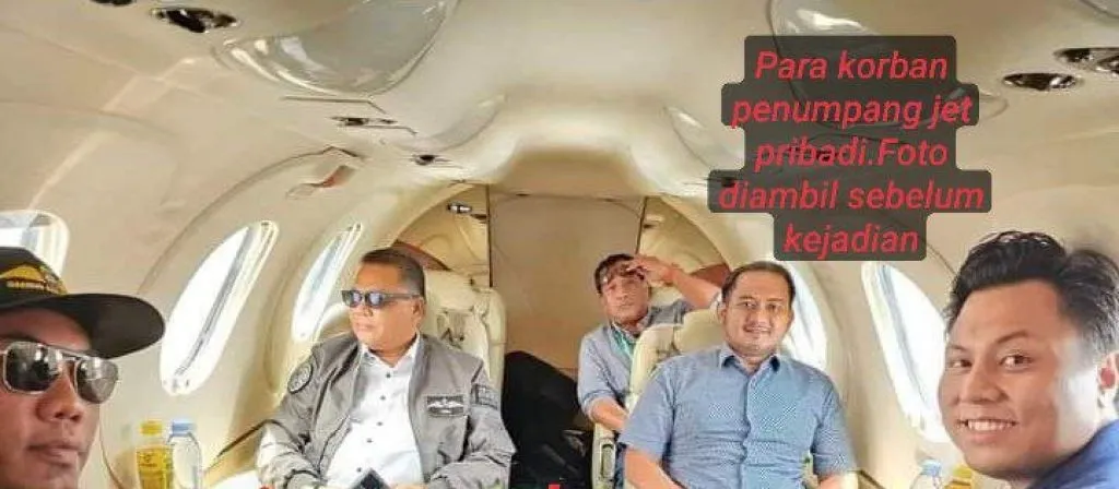 Sebelum Pesawatnya Hancur Menghantam Jalan, Penumpangnya Sempat Selfie