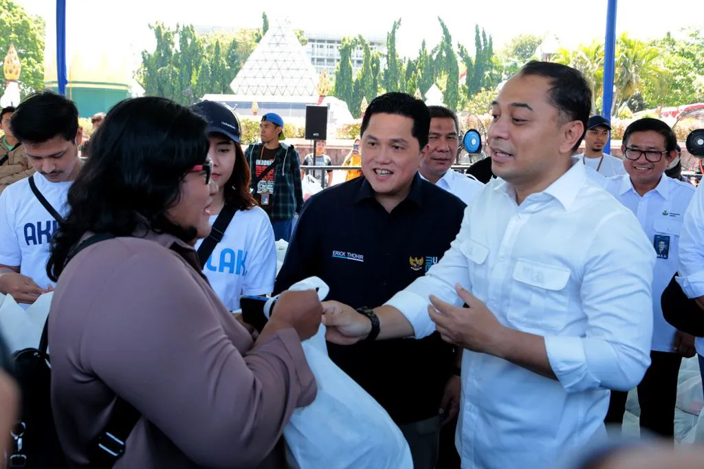 Menteri BUMN Erick Thohir Gelar Pasar Murah Surabaya Antisipasi Terjadinya El Nino