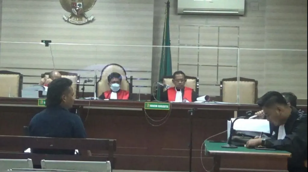 Terdakwa Mengaku Ditangkap Saat Hendak Mengembalikan Uang