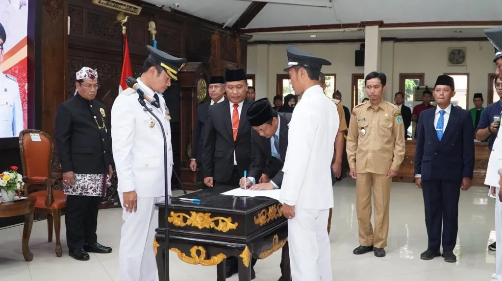 Bupati Lamongan Lantik 7 Kades Pengganti Antar Waktu