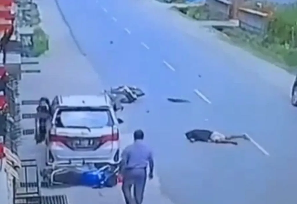 2 Jambret Tak Sadarkan Diri Usai Tabrak Mobil yang Terparkir