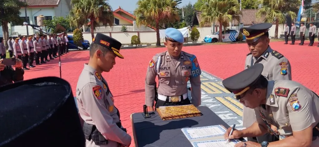 Sejumlah Perwira Polres Batu Bergeser Guna Penyegaran dan Karir