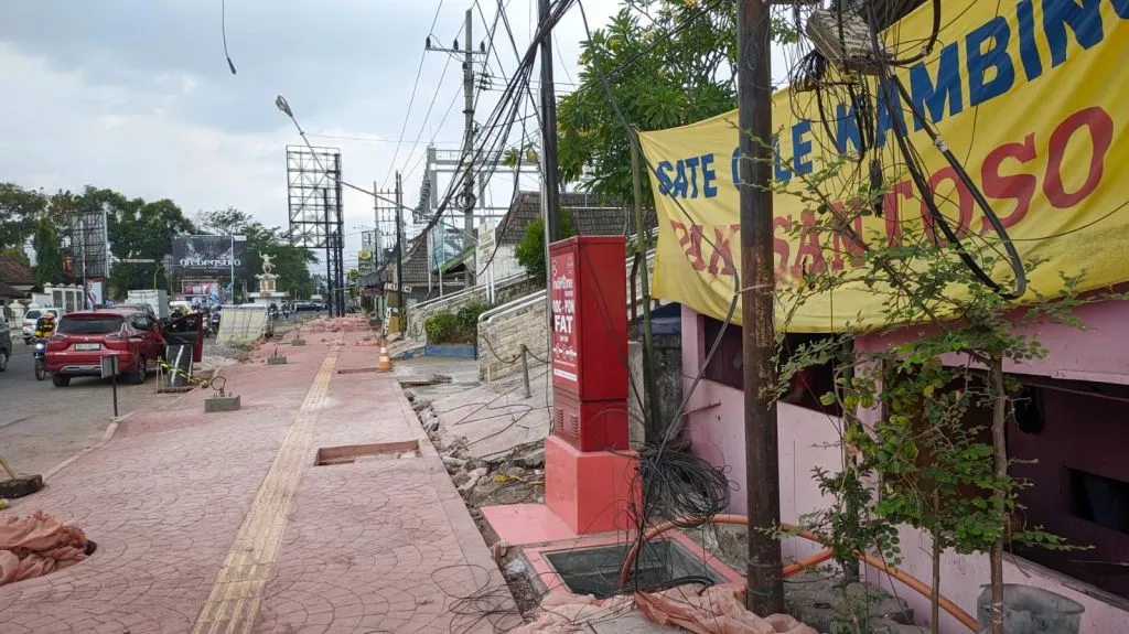 Cek Pendestrian Jalan Gajah Mada, Bupati Ponorogo Minta Kabel Wifi Ditertibkan