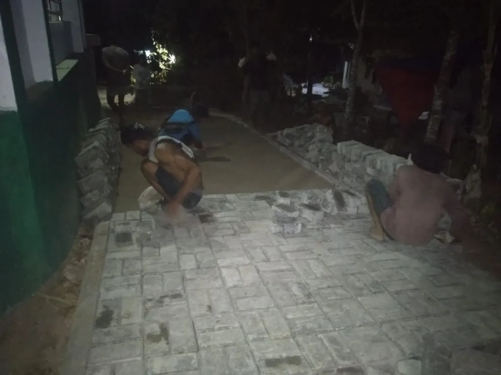 Pembangunan Paving Block Kampung Bantarwangi, Papan Proyeknya Belum Terpasang