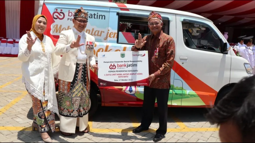 Bank Jatim Bantu Angkutan Sekolah dan Branding Pasar Kota Batu