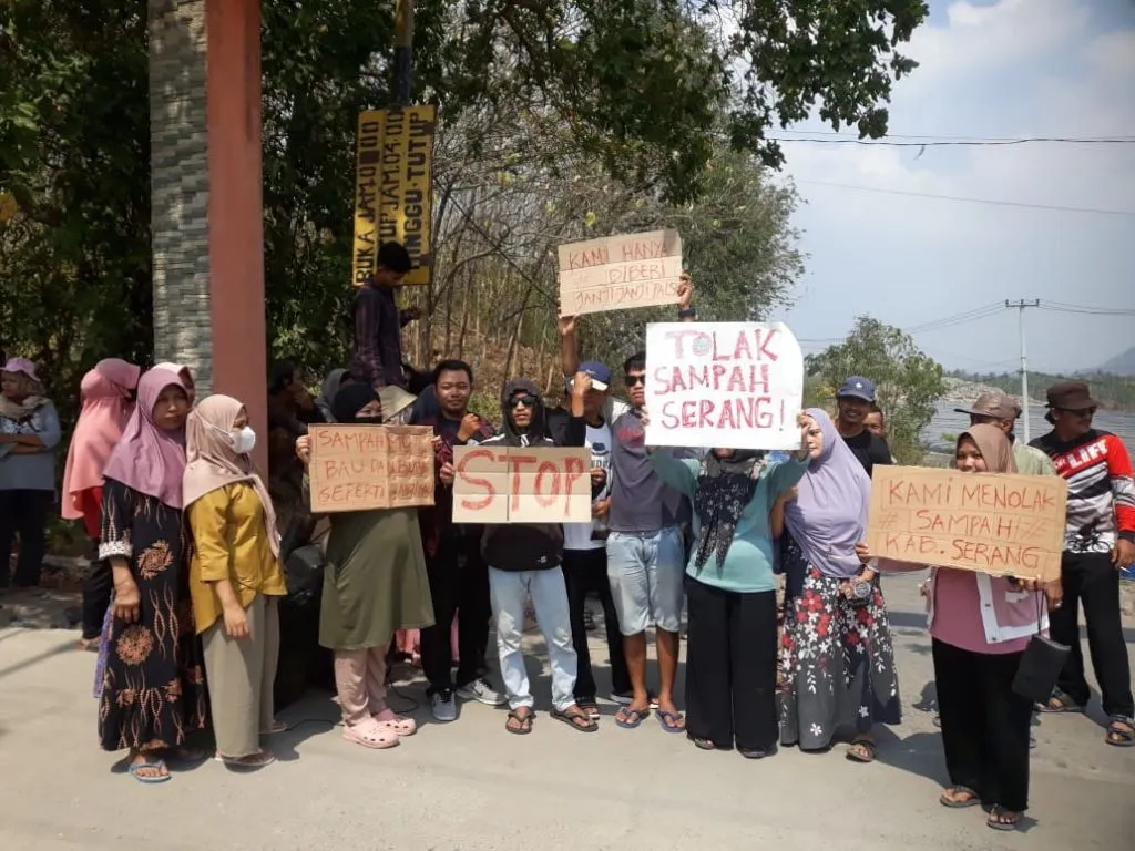 Aksi Protes Warga Bagedung terkait Kompensasi Sampah, Menuai Hasil