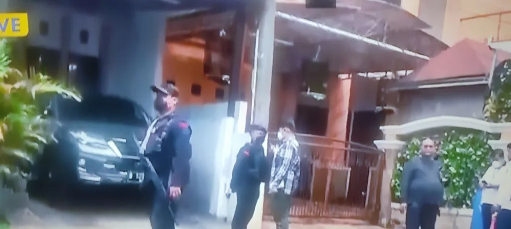 Selain Kediaman Firli, Polisi juga Geledah Dua Rumah yang Lain