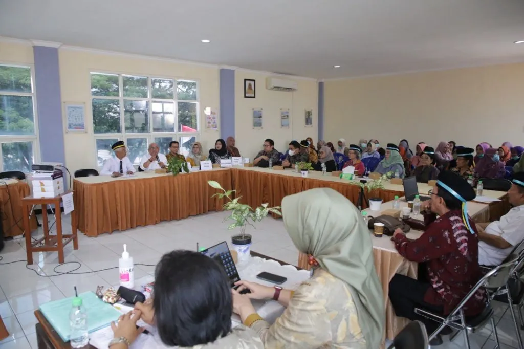 Pemkot Surabaya Gandeng Alumni Senior Kedokteran Unair Bahas Target Zero Stunting