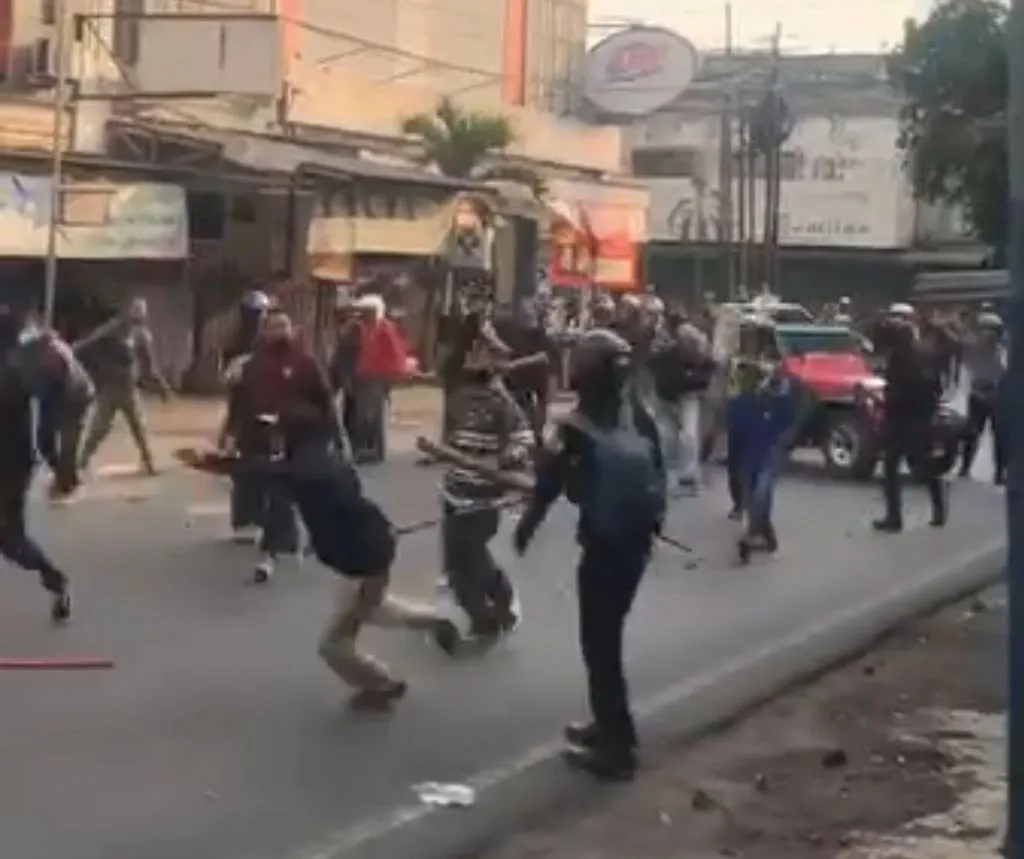 Hawa Politik Memanas, Muntilan Rusuh, 6 Motor Dibakar