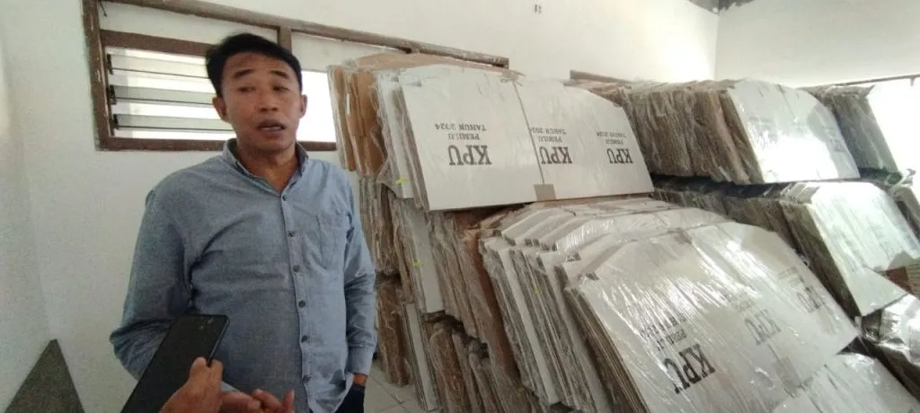 Pukul 07.30 WIB, 2444 Bilik Suara Sudah Datang di Kantor KPU Kota Batu