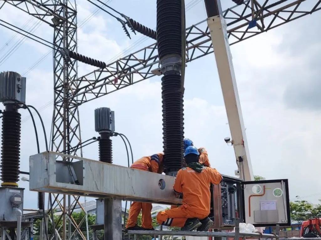 PLN UIT JBM Rutin Cek Kesiapan Peralatan Optimal demi Pastikan Suplai Kelistrikan Aman