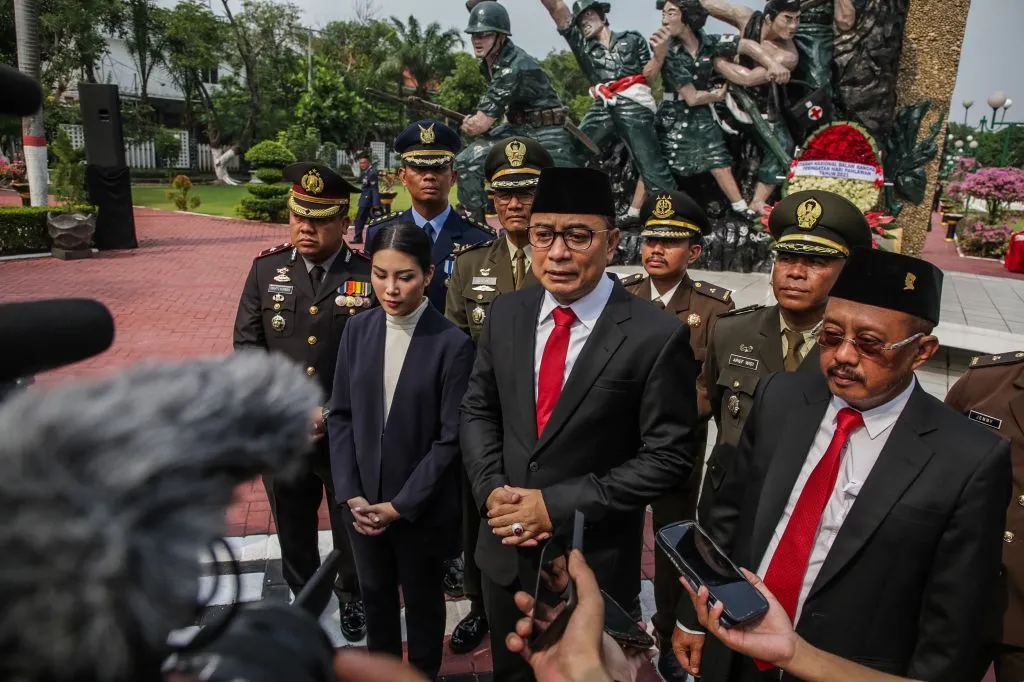 Ziarah di TMP Kusuma Bangsa, Wali Kota Eri: Semangat Pahlawan Terus Membara