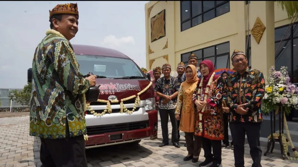 Bank Jatim Salurkan CSR ke Pemkot Mojokerto dan Pemkab Sumenep