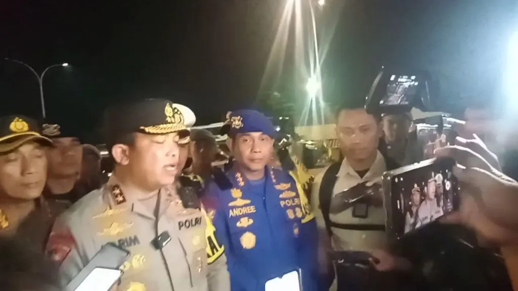 Polda Banten Kendalikan Lalu Lintas dan Jaga Keamanan Gereja