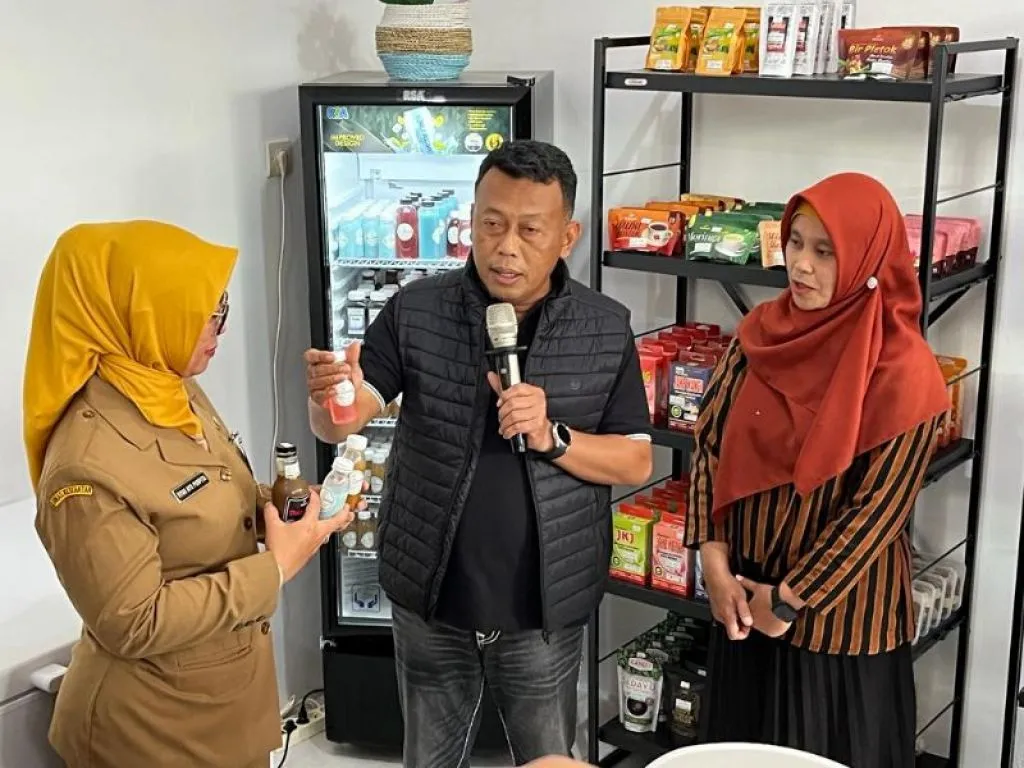 The Djampie Kafe Pusat Minuman Herbal di Telaga Ngebel Ponorogo