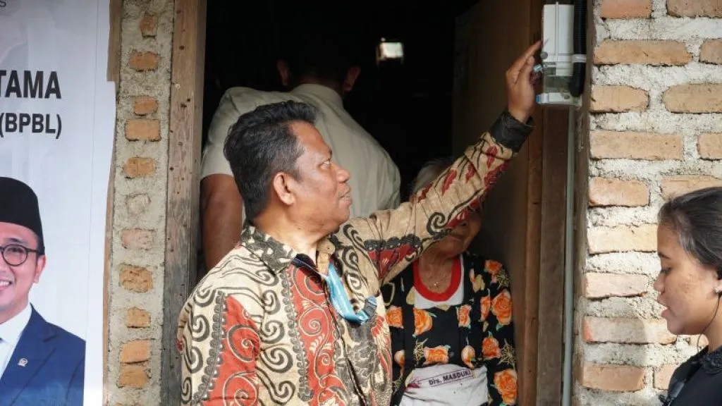 4.453 Rumah Warga Tidak Mampu di Jember Terima Bantuan Pasang Baru Listrik