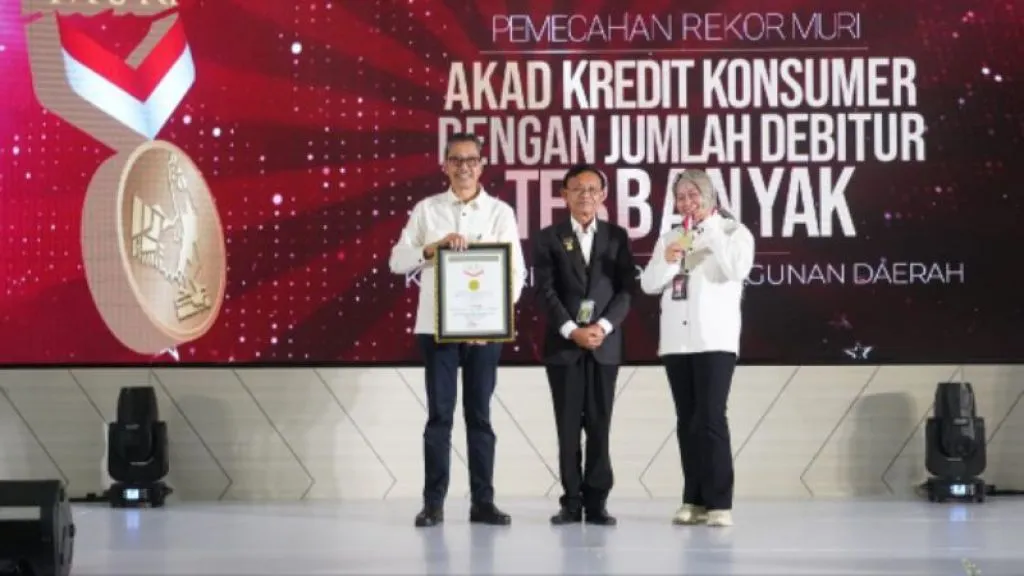 Bank Jatim Pecahkan Rekor MURI, 2.312 Debitur Teken Akad Kredit Konsumer