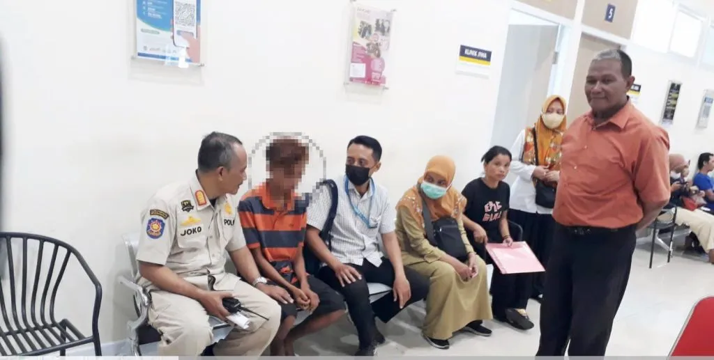 Kecanduan Lem dan Positif Napza, Satpol PP Surabaya Bantu Rehab ke RSJ Menur