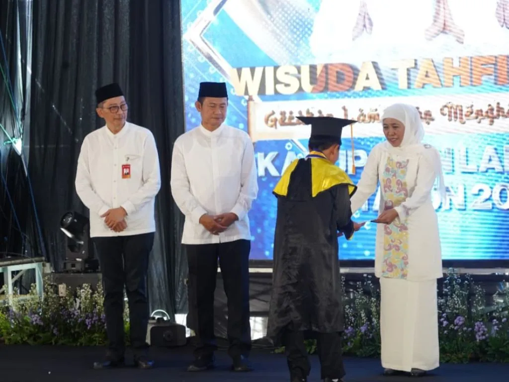 Dukung Tahfidz Al-Quran, Bank Jatim Beri Siswa Tabungan Santri
