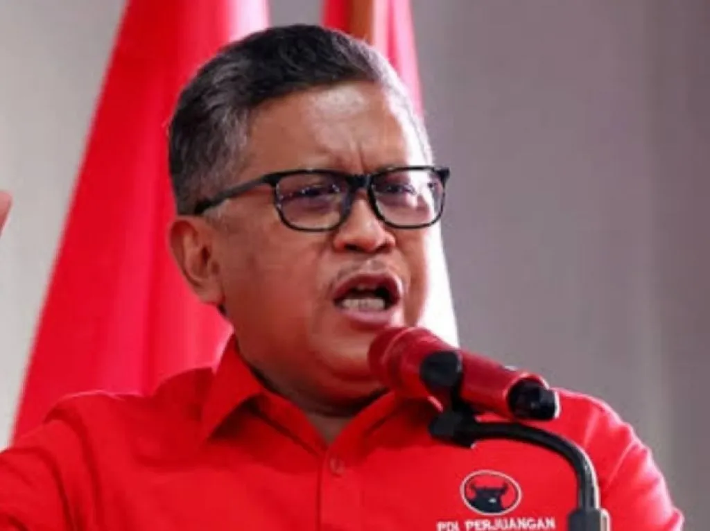 Hasto 'Ikhlas' Jokowi Tak Hadiri Acara HUT PDIP