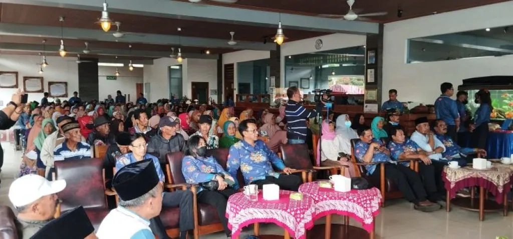 Warga Desa Tulungrejo Kota Batu, Bahagia Terima Santunan dari PT. Selecta