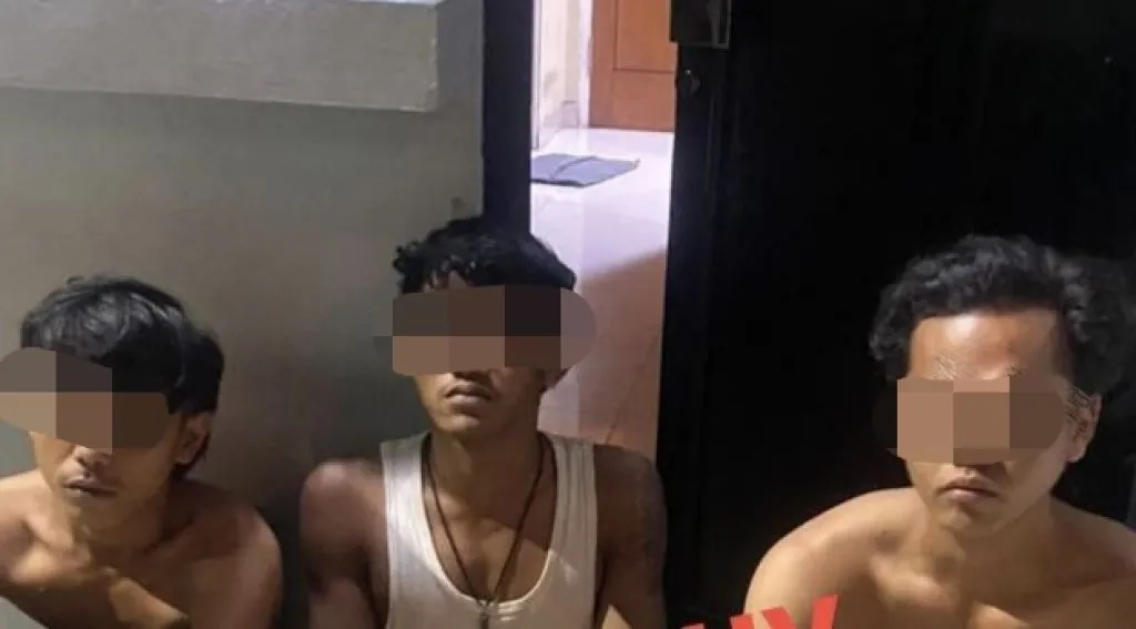 Nongkrong sambil Bawa Sajam, 3 Remaja Diamankan Polisi