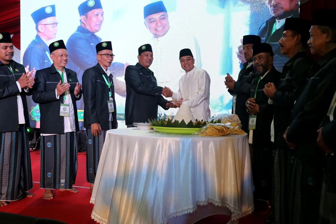 Wali Kota Eri Cahyadi Lantik dan Resmikan Kantor Forum Musyawarah Kiai Kampung Nusantara Surabaya