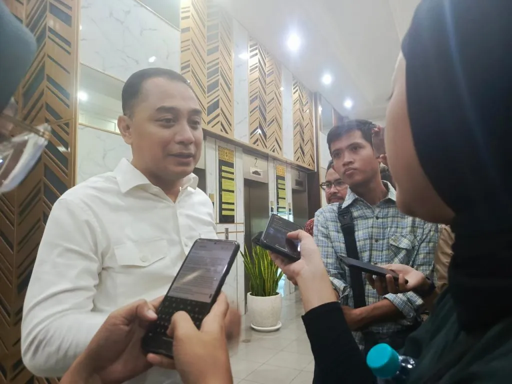 Dua Tahun Wali Kota Eri Pimpin Surabaya, Lokasi Banjir Berkurang 201 Titik