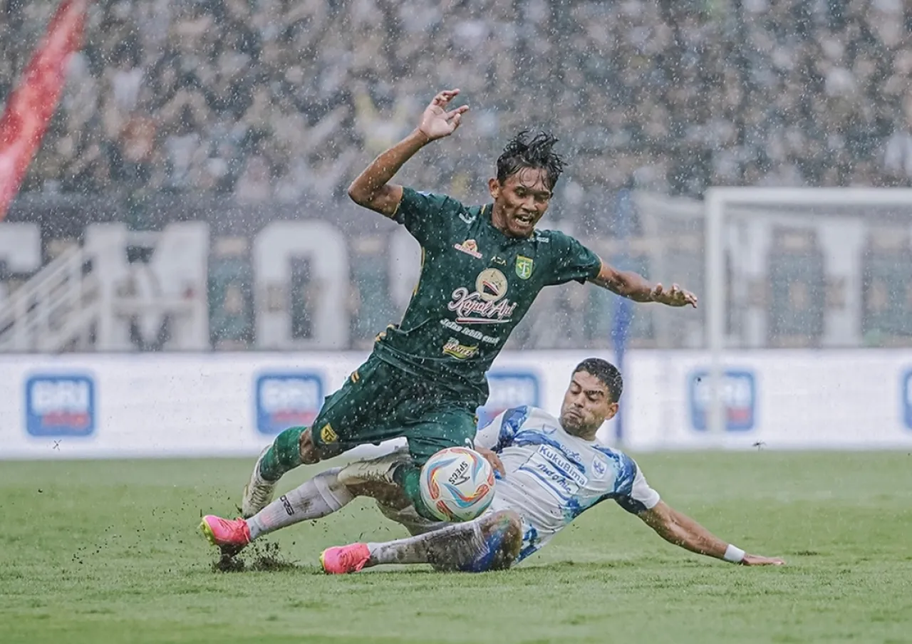 Hujan Deras di GBT, Persebaya Gagal Kalahkan PSIS Semarang