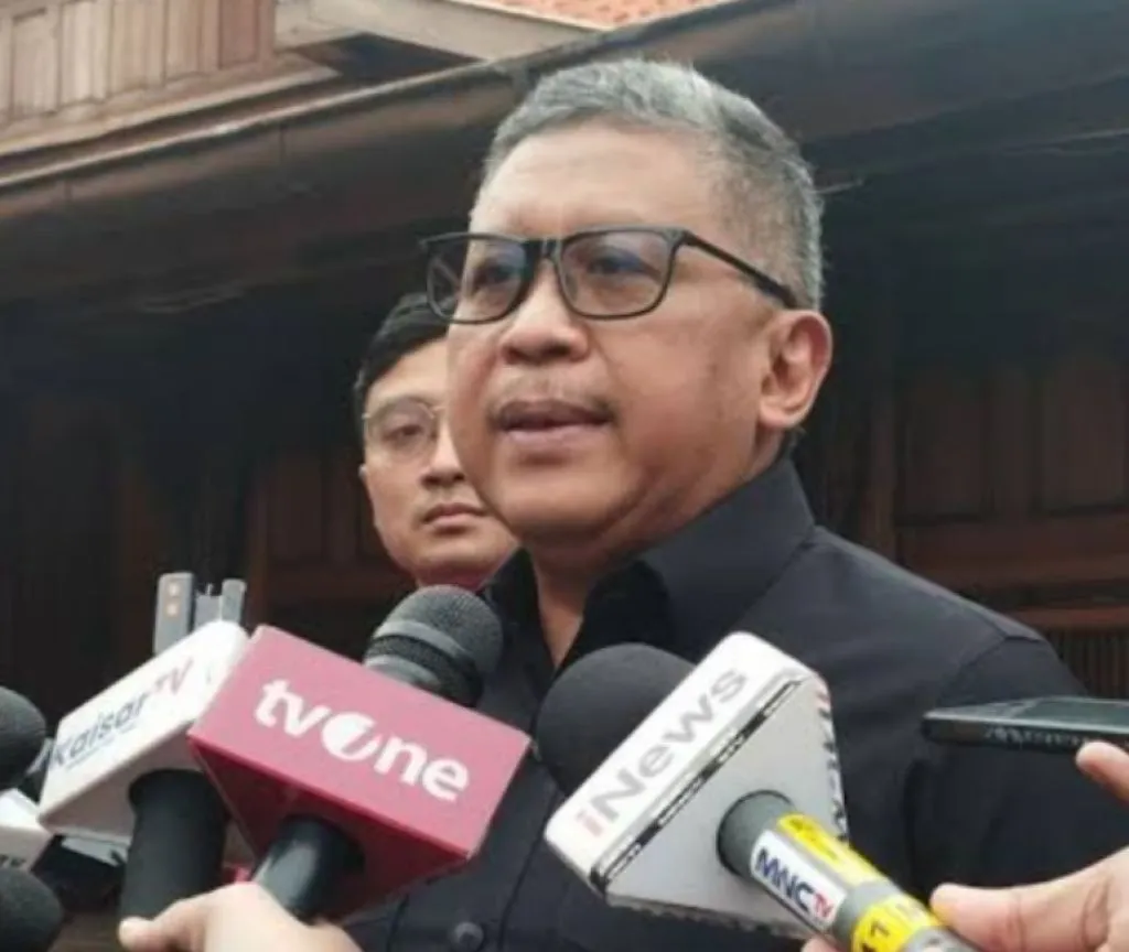 Hasto Tuding Suka Gimmick dan Rendahkan Calon Lain