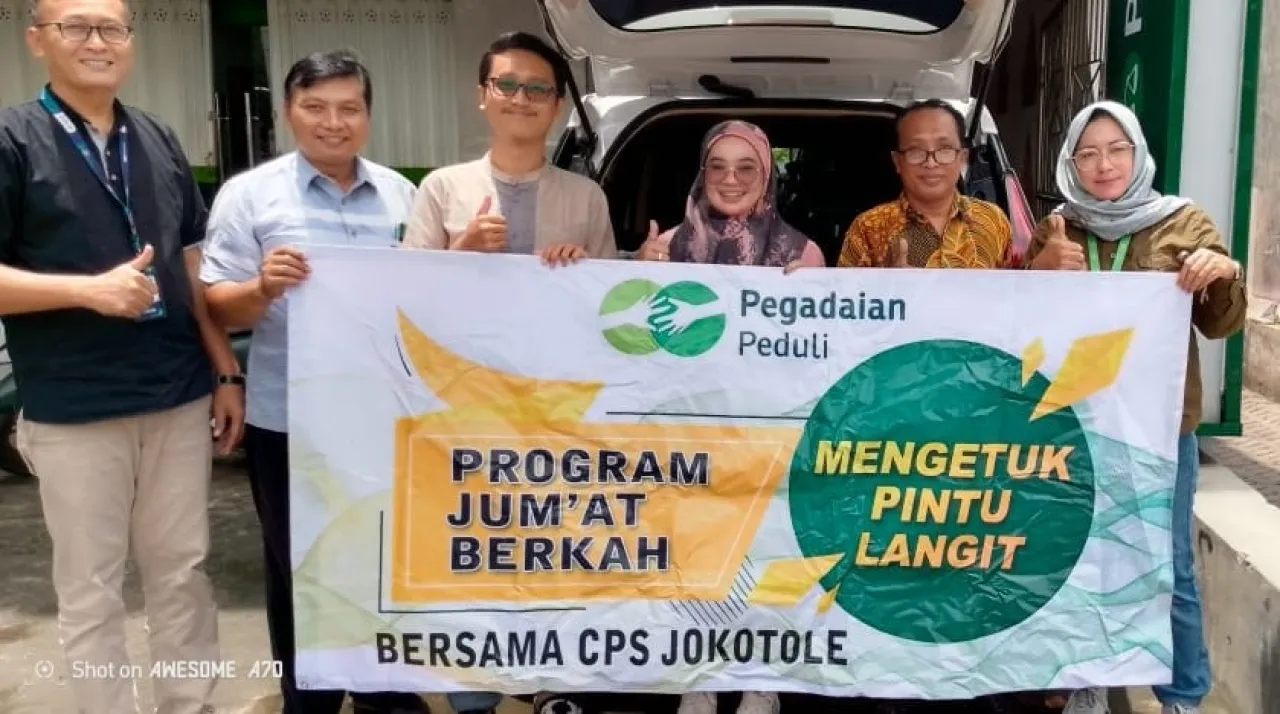 Melalui Program Jum'at Berkah, Pegadaian Kanwil XII Bagikan Ribuan Makanan Siap Saji ke Masyarakat