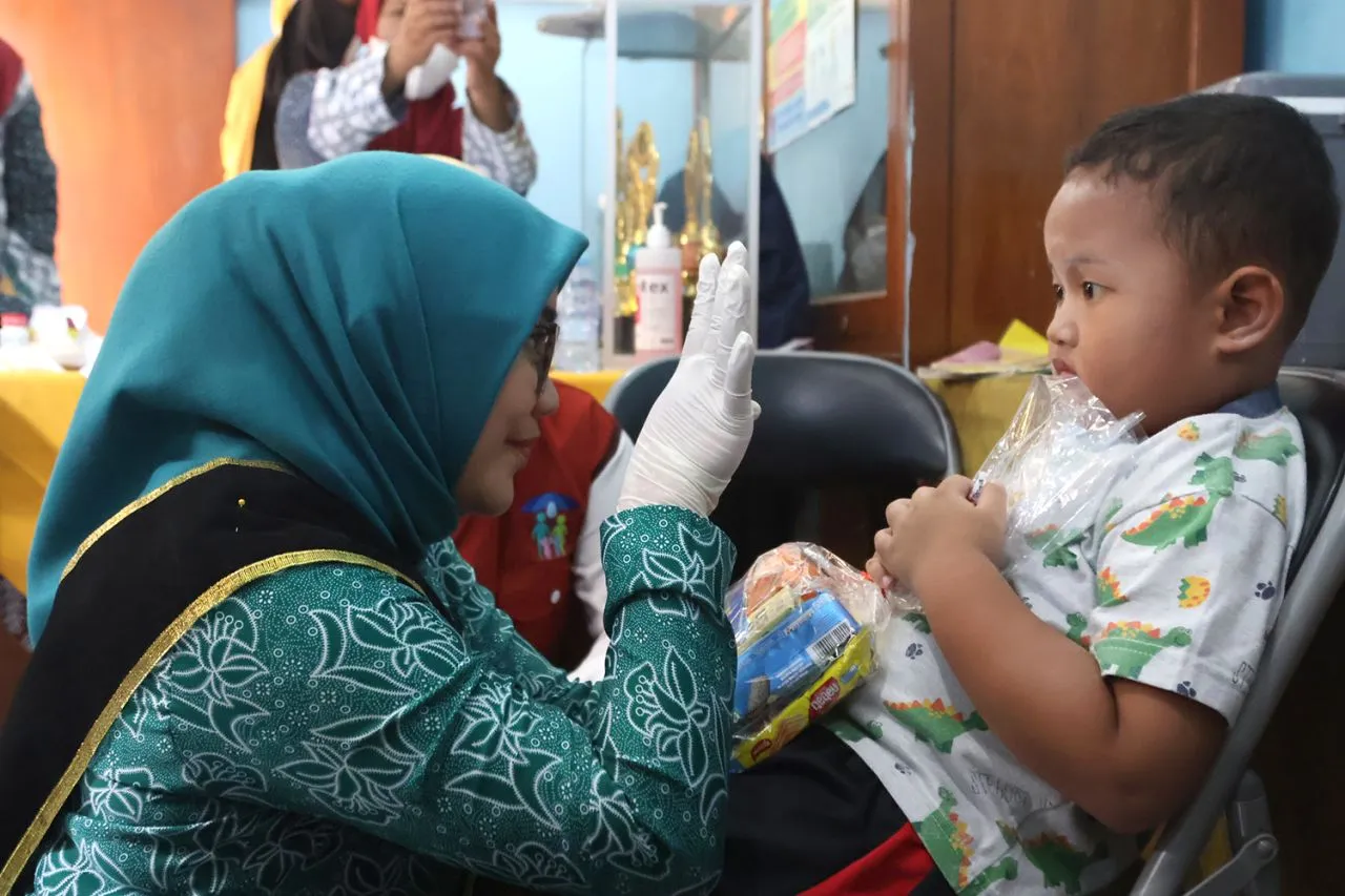 Gelar Polio Putaran Kedua, Ketua TP PKK Rini Indriyani Targetkan 100.000 Lebih Imunisasi per Hari