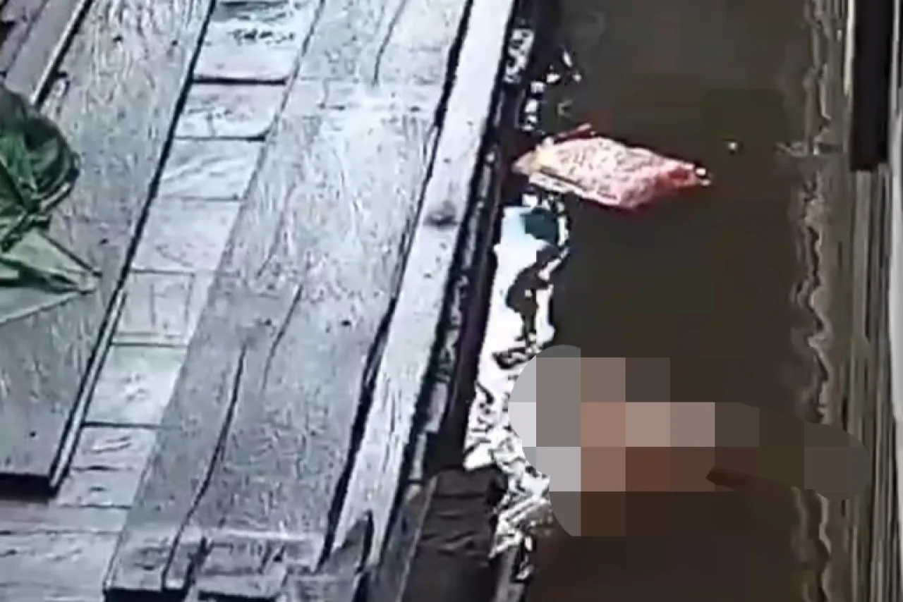 Mayat tak Dikenal Ditemukan di Bawah Titian Menuju Sungai