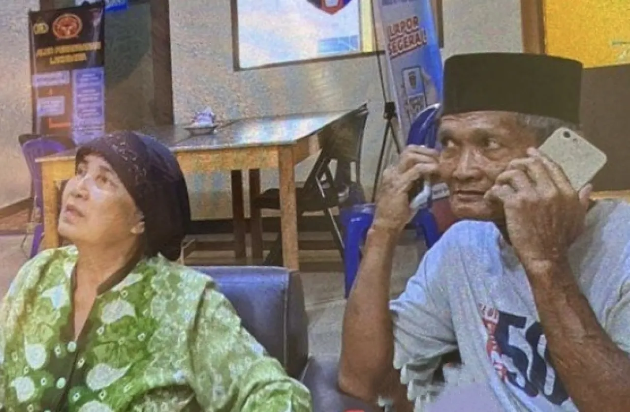 Kendarai Mobil, Pasangan Lansia Lakukan Tabrak Lari