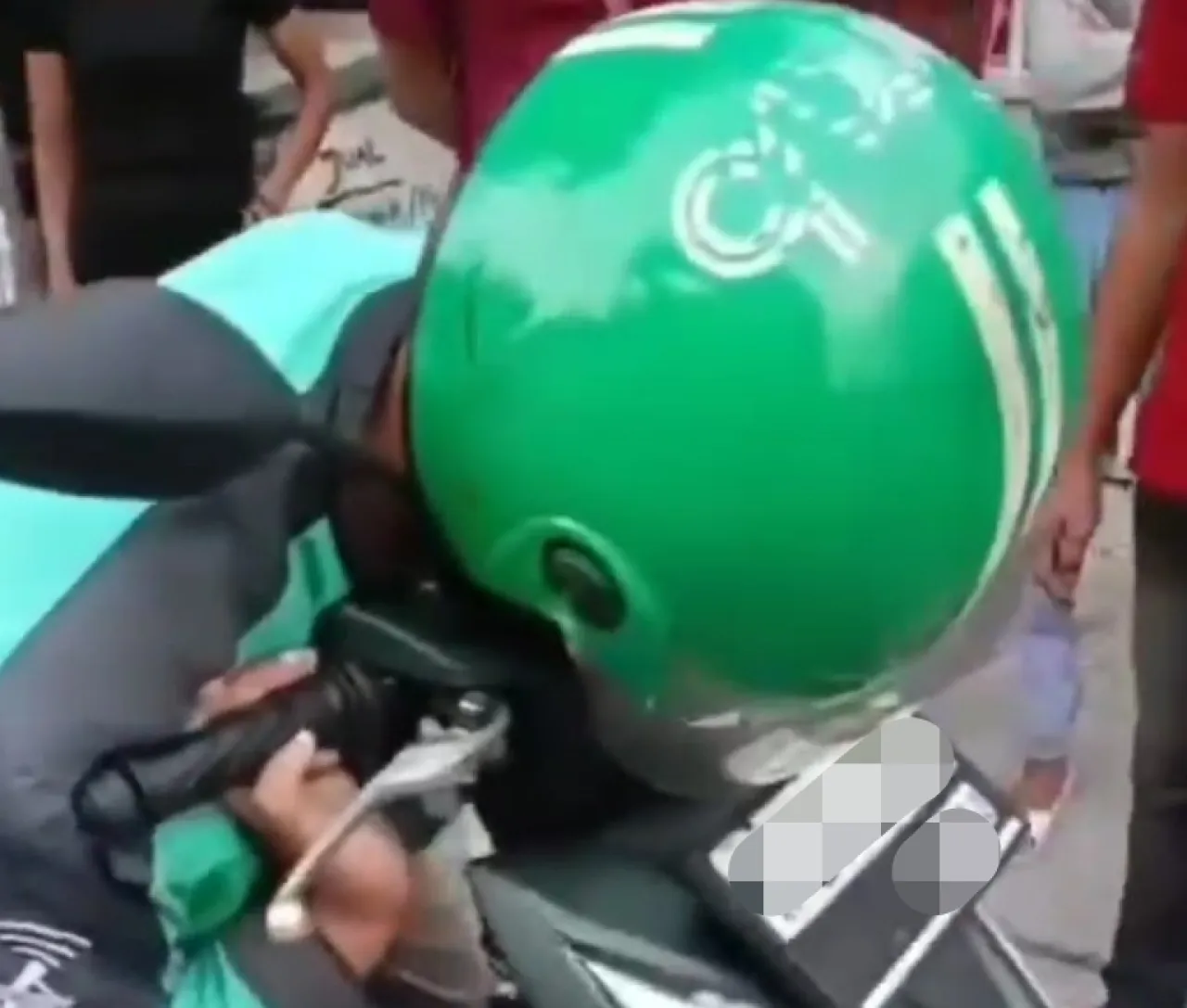 Pengemudi Ojol Ditemukan Meninggal di Atas Motor di Sidoarjo