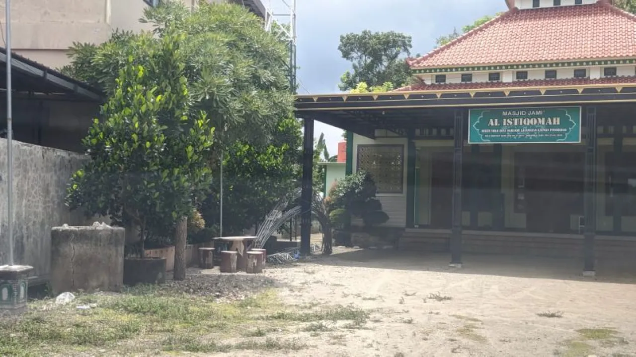 Suara Tidak Sesuai Target, Caleg di Ponorogo Ini Tarik Bantuan Terop untuk Warga