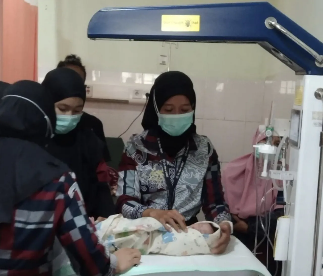 Sempat Dikira Jasad, Bayi Merah Ditemukan Dalam Kondisi Hidup
