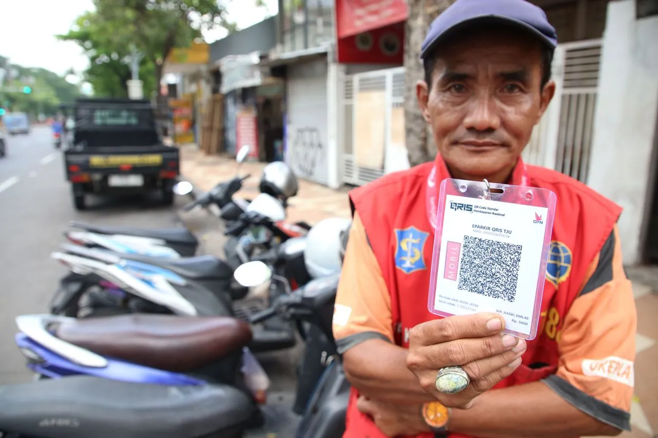 Mulai Hari Ini, Pemkot Surabaya Resmi Berlakukan Bayar Parkir dengan Qris