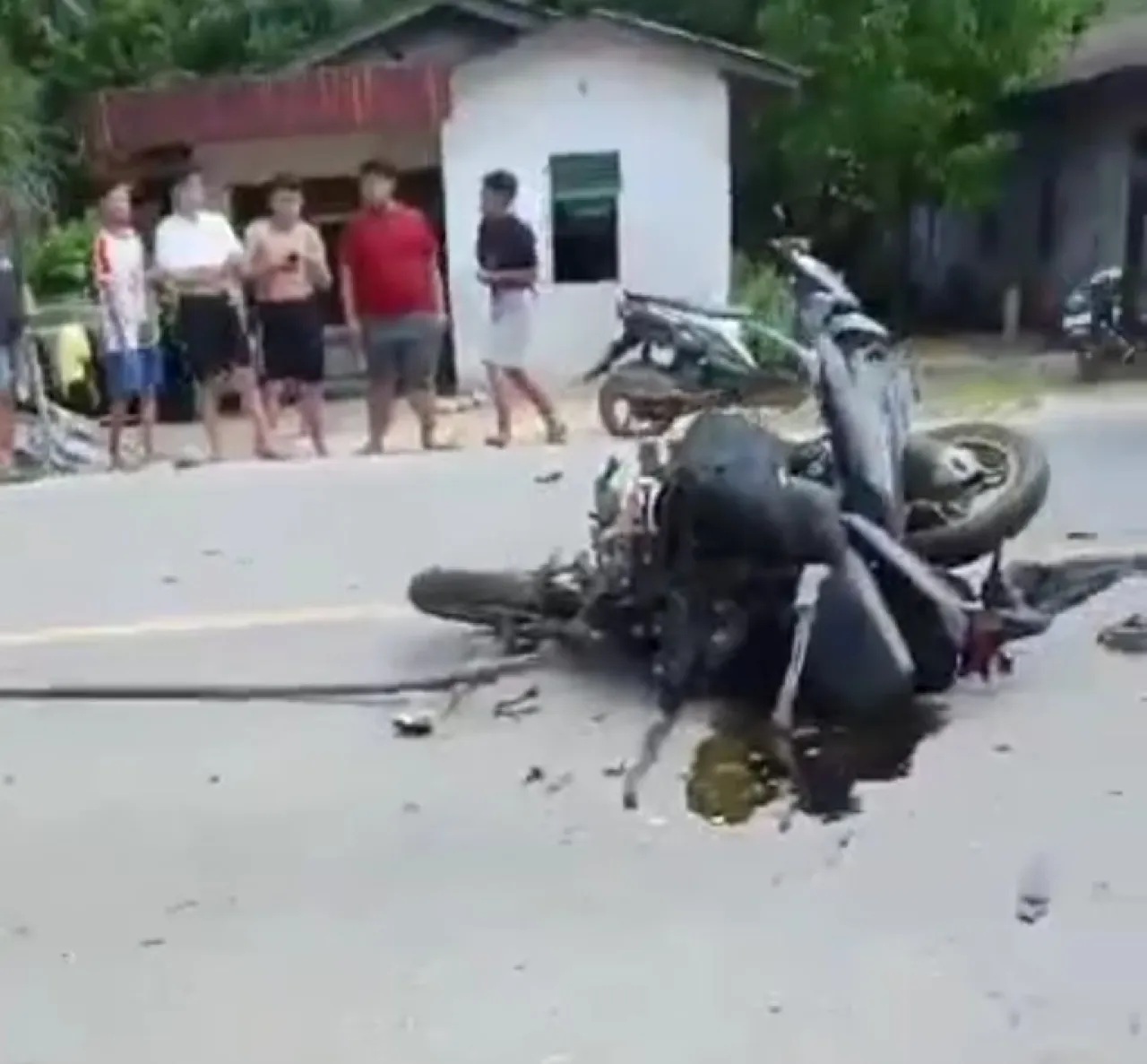 Kecelakaan Maut, Tubuh Pengendara dan Motornya Berserakan di Jalan