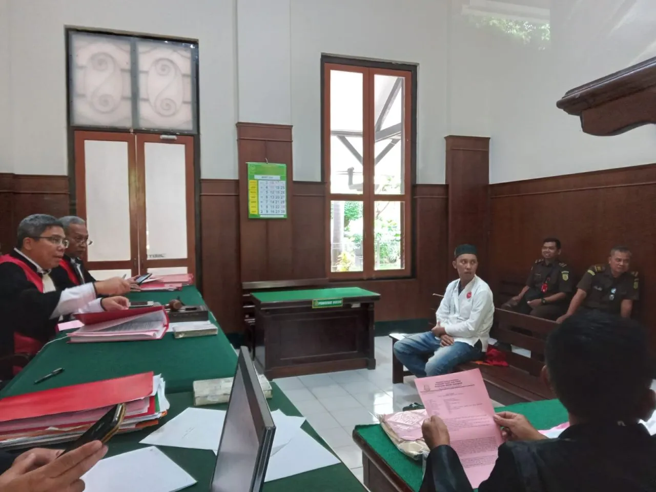 Bejat, Adi Laksmana Putra Jual Istrinya ke Pria Hidung Belang Via Online, Segini Tarifnya