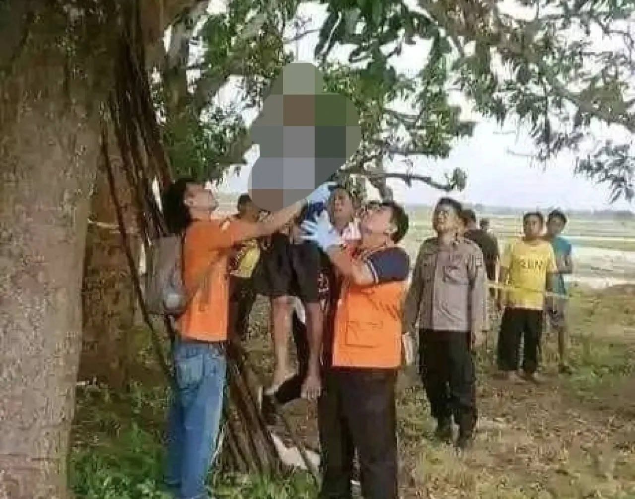 Sering Cekcok dengan Istri, Pria Ini Gantung Diri di Pohon Mangga