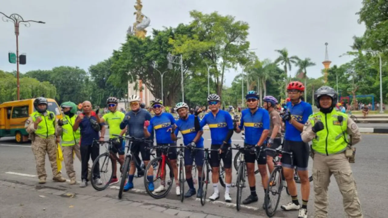 Dokter Agung Terpilih 3 Periode Jadi DPRD Jatim, Relawan SDA Gowes Surabaya-Banyuwangi