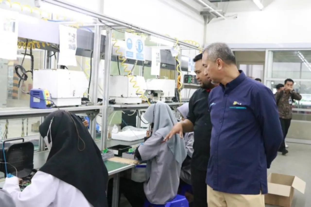 PLN Sambung Listrik 58 Juta VA untuk Pelanggan di Sektor Bisnis dan Industri