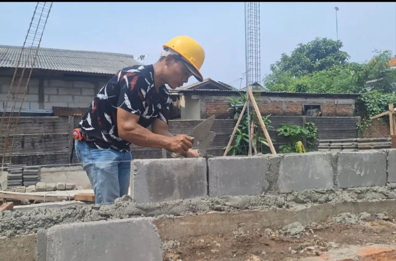 Di Jakarta, PLN Olah 3,3 Ton FABA dari PLTU Lontar Menjadi Bahan Konstruksi Gardu Distribusi