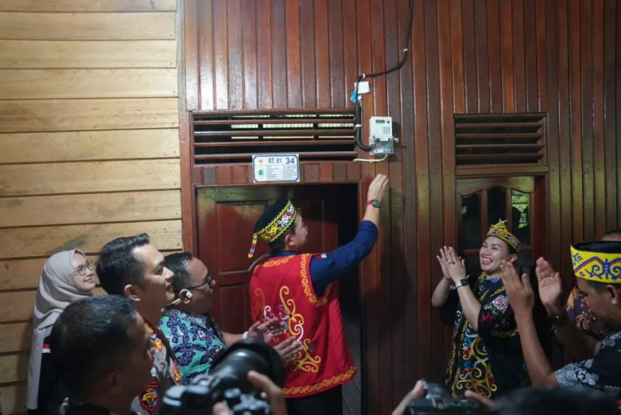 Jaringan Baru PLN Tembus Wilayah Kapuas Hulu Kalbar, Ribuan Warga Nikmati Listrik 24 Jam