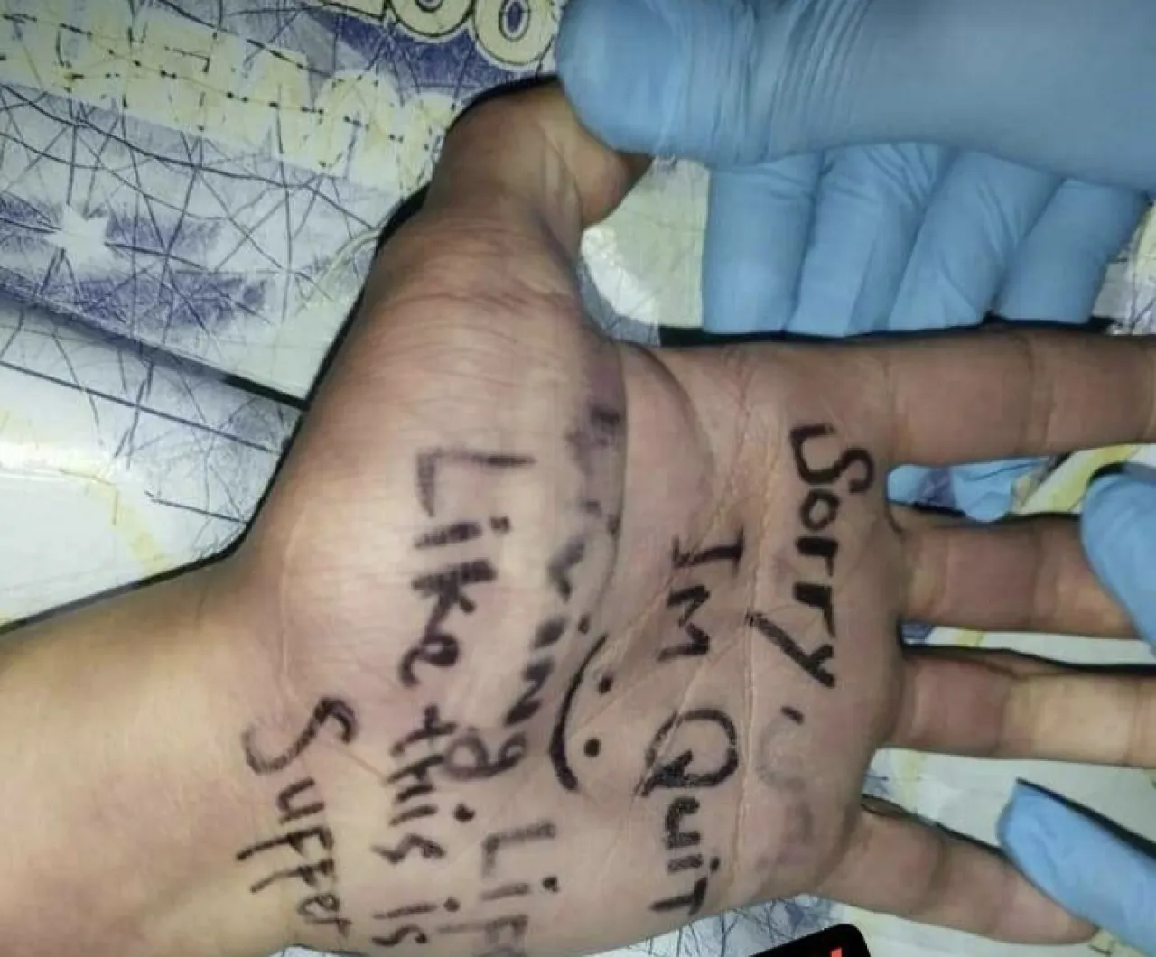 Gantung Diri di Kamar, Dede Tinggalkan Pesan Terakhir di Telapak Tangan