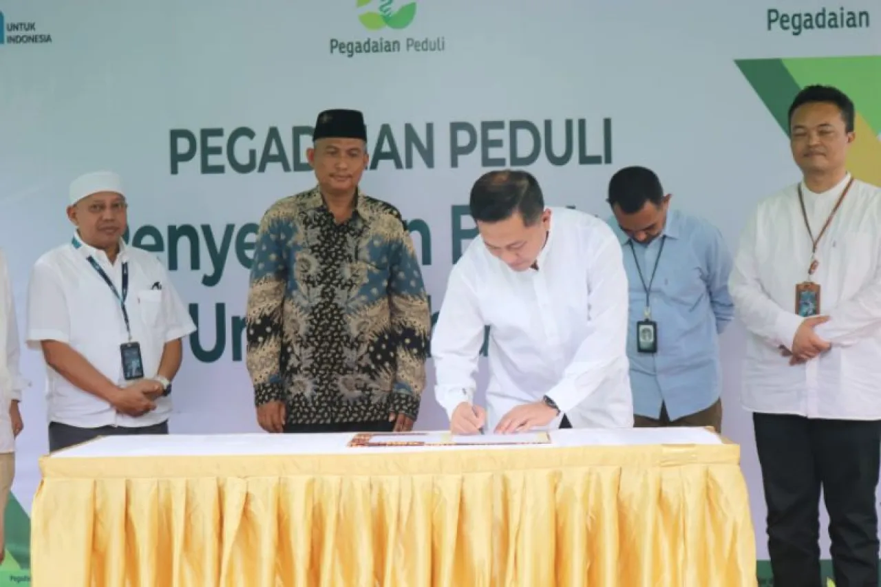 Serahkan Bantuan 2 Unit Mobil Ambulance ke Yayasan Walisongo Dan Klinik Pratama Medika Pegadaian Surabaya