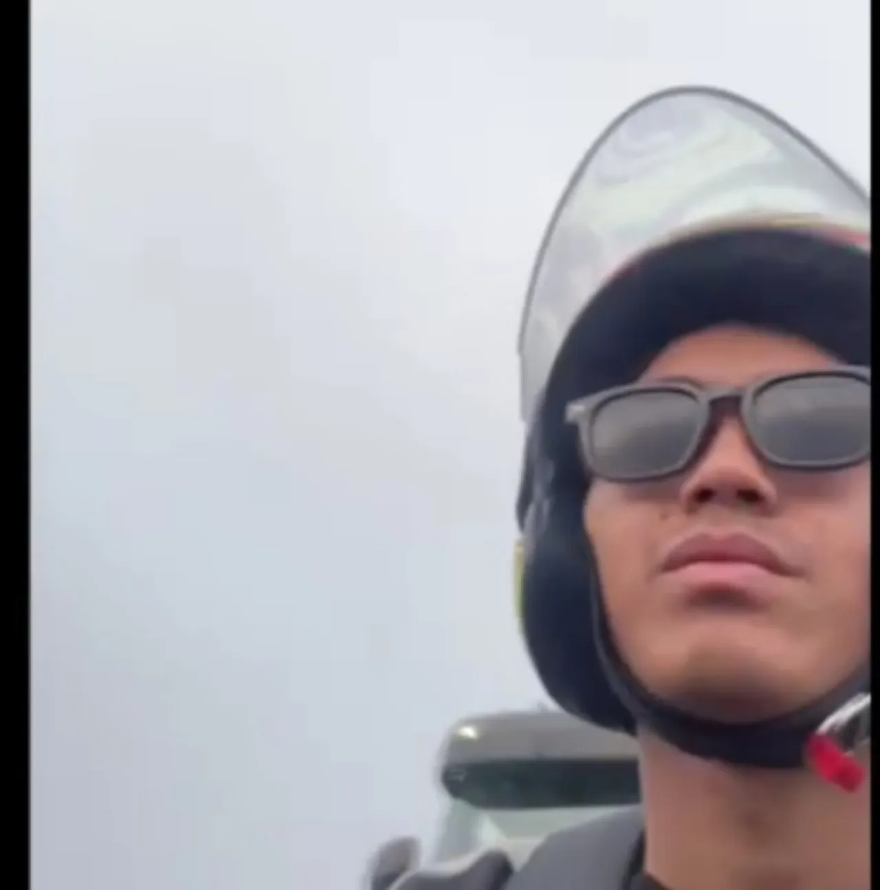 Bikin Konten sambil Berkendara Motor, Sukri Tewas Ditabrak Truk