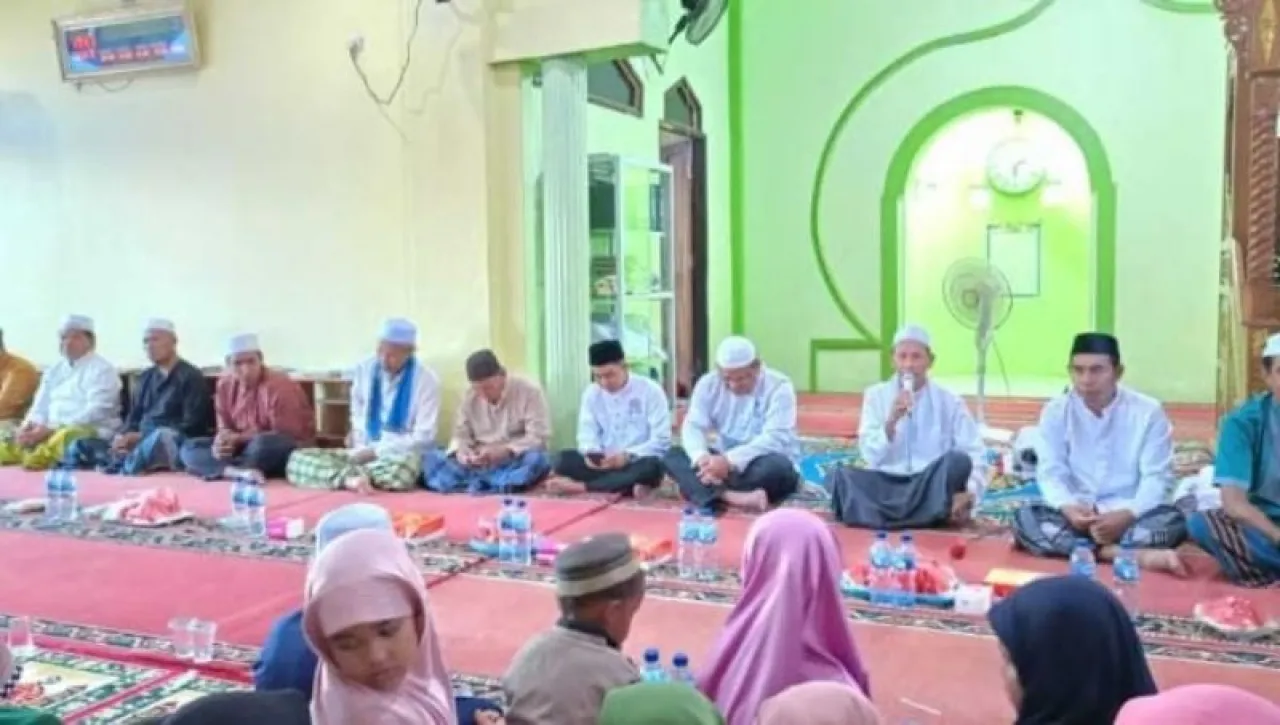PT. Indocement Tunggal Prakarsa Buka Puasa Bersama Masyarakat Desa Tarjun