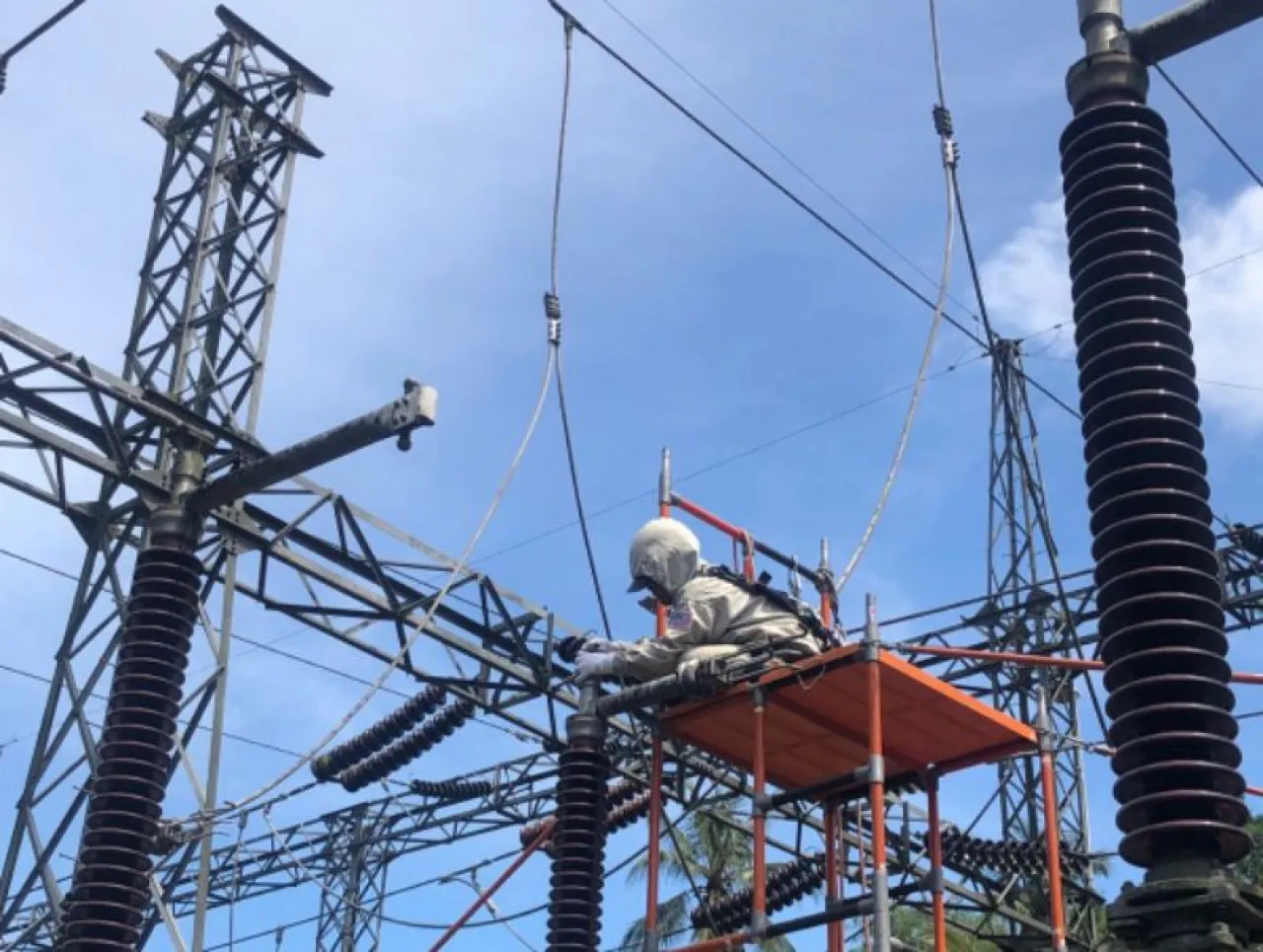 PLN UPT Bali Terapkan "Teknik Sentuh Langsung" untuk Amankan Suplai Listrik Pelanggan